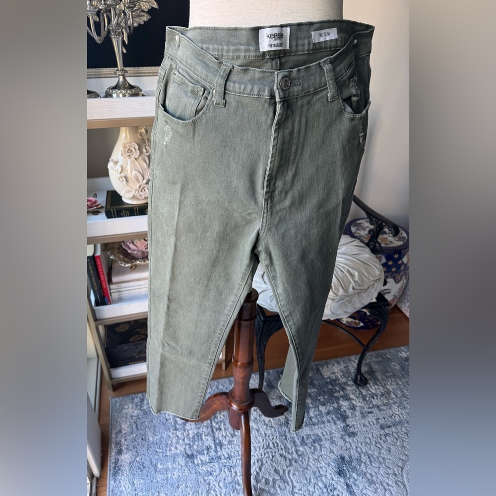 Kensie Sage Green Cropped Pants